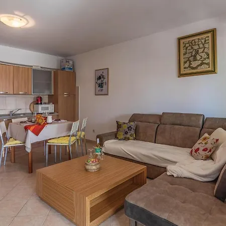 1 Bedroom Gorgeous In Pavicini