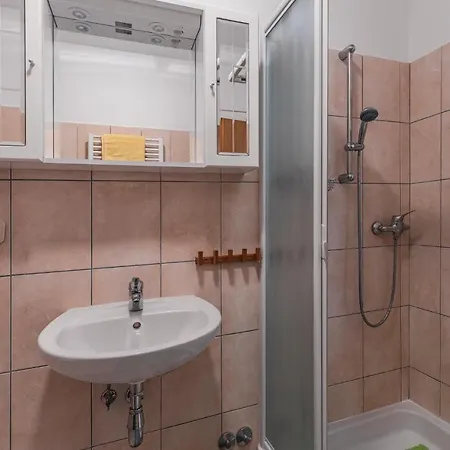 Apartment 1 Bedroom Gorgeous In Pavicini